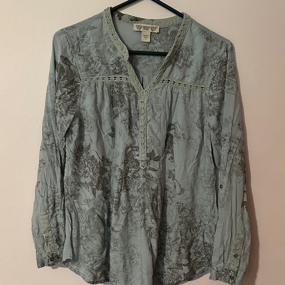 Vintage America Light Blue Gray Floral Blouse